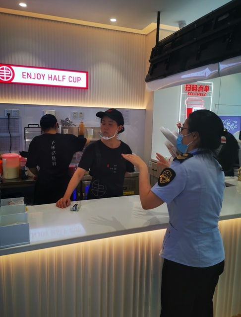 周三“查”餐廳，守護“舌尖上的安全”——聚焦網(wǎng)絡餐飲服務食品安全專項檢查